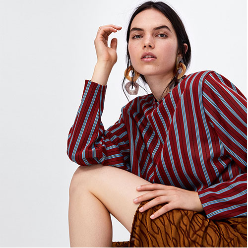 2018 Vertical Stripes Cropped Sweatshirt With Puffed Shoulers
